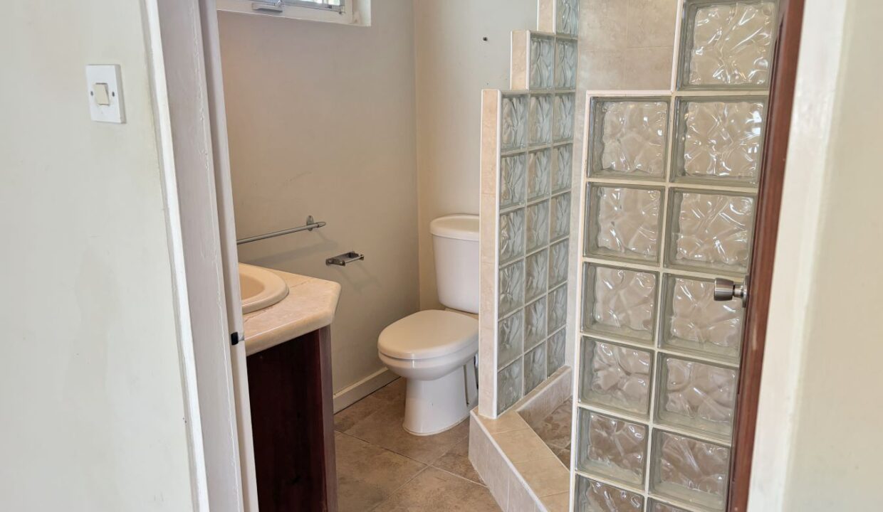 23 - Locust Hall 10 - Downstairs (Living - separated bedroom ensuite full bath) (5)