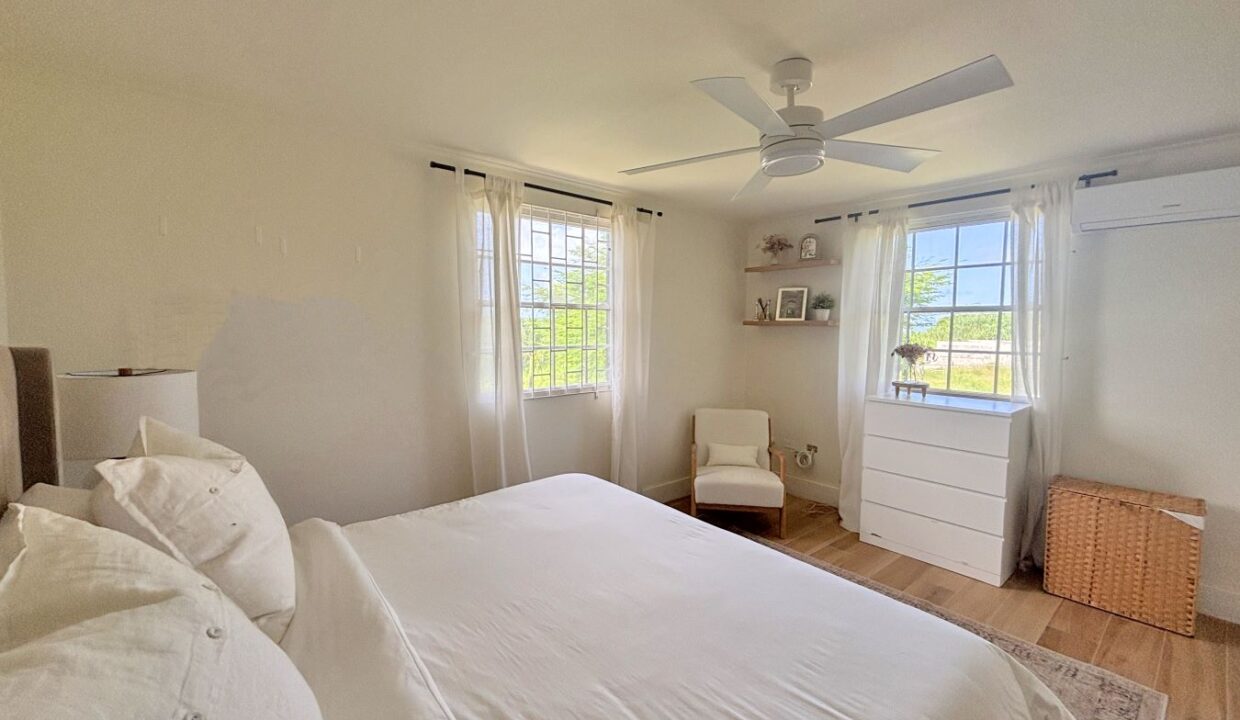 13 - Yorkshire 1 - Master Bedroom