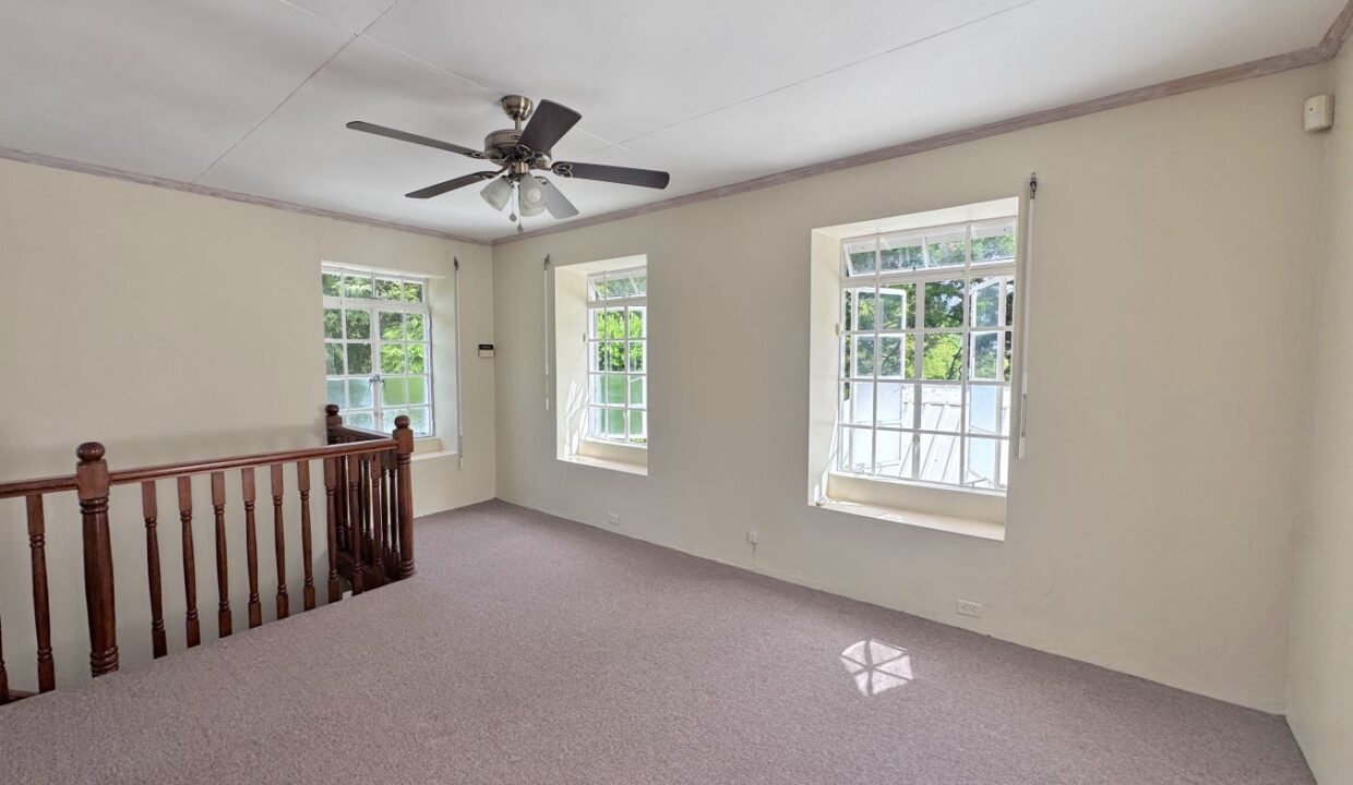 20 Primary Bedroom Howels X Road St