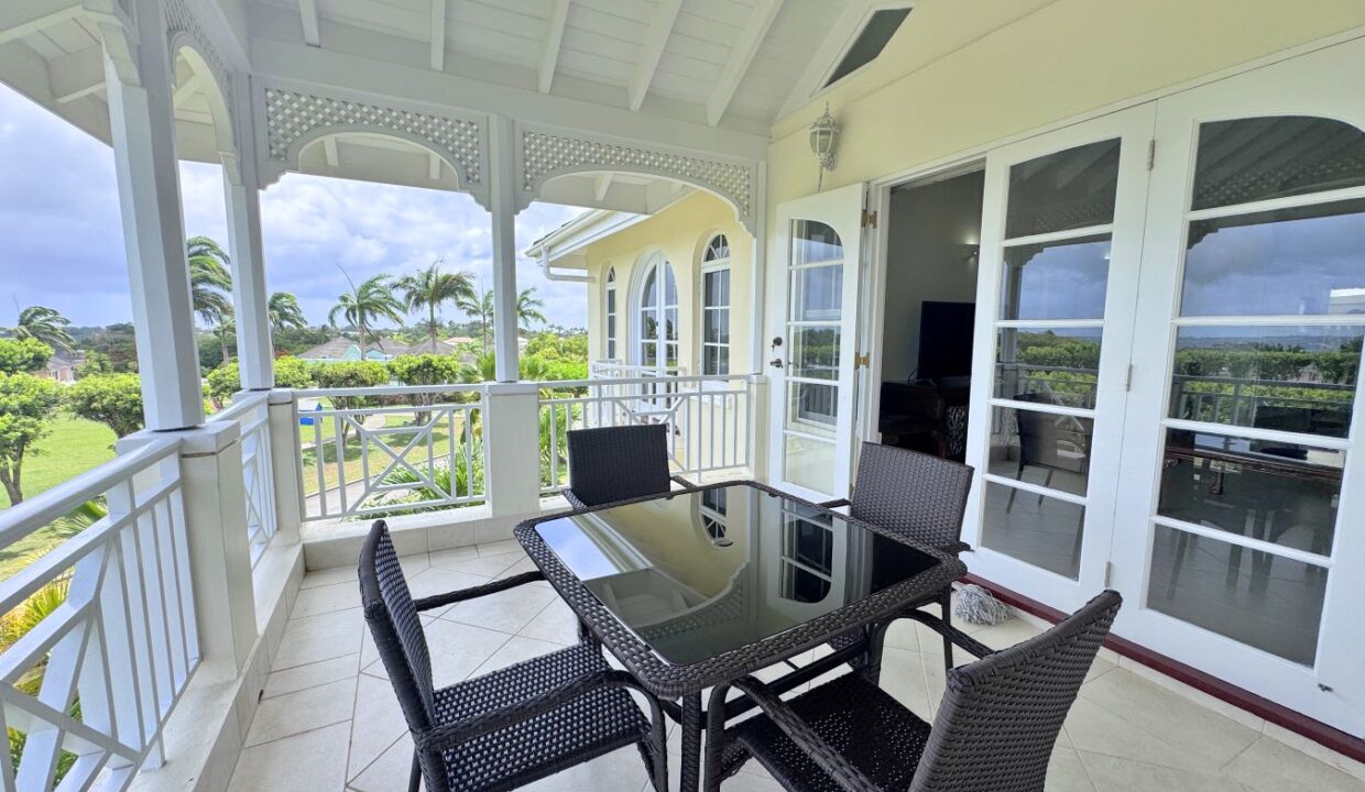 5 Milennium 304 Patio