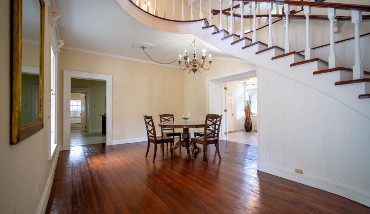 Hallwayv1