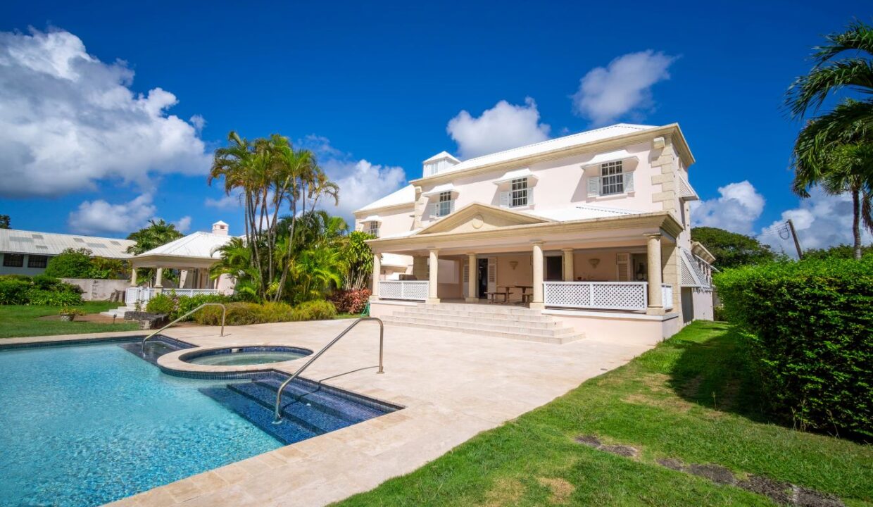 Poolhousev1