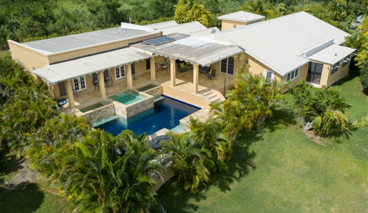 1 Cascade - Exterior