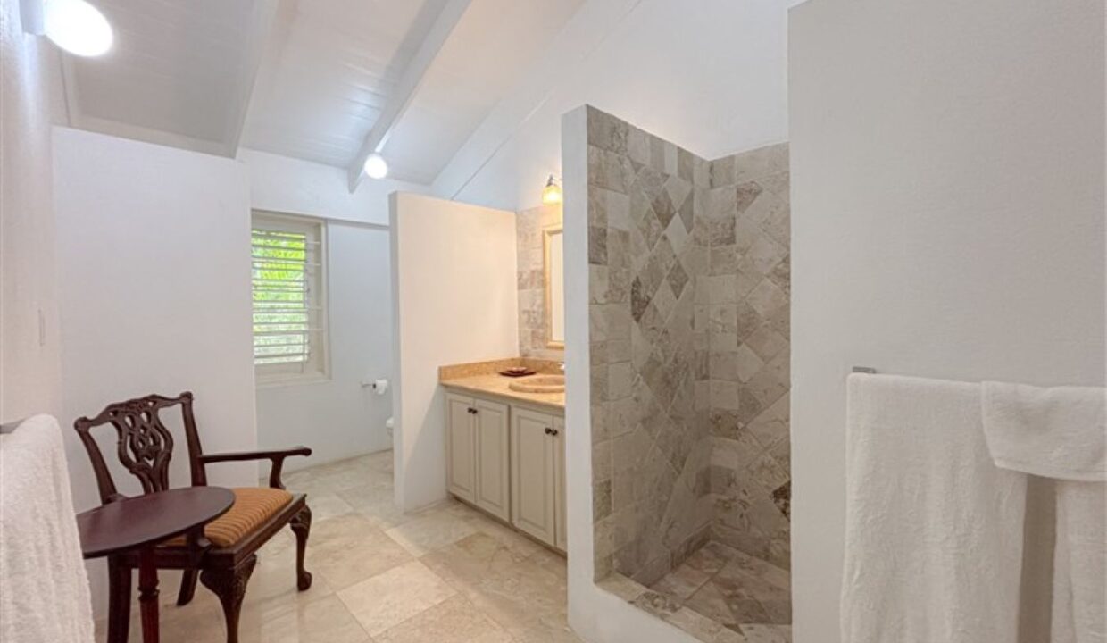 11 Cascade Primary Bathroom 1