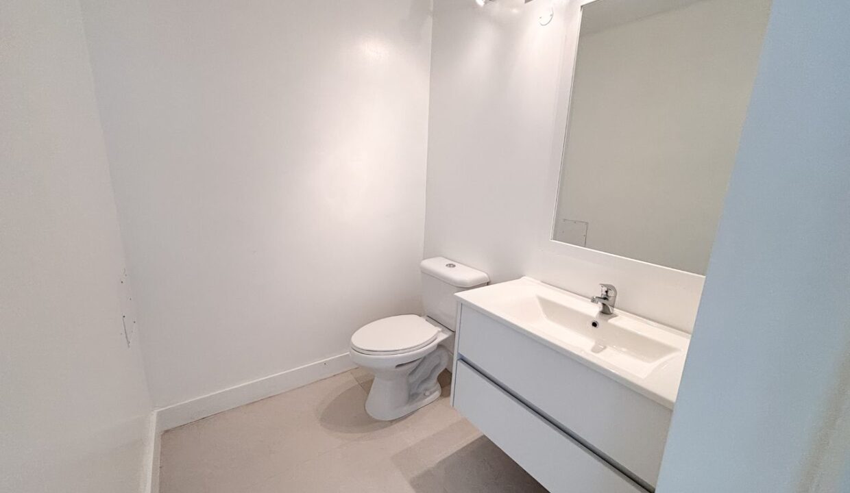 13- mh103 - powder room