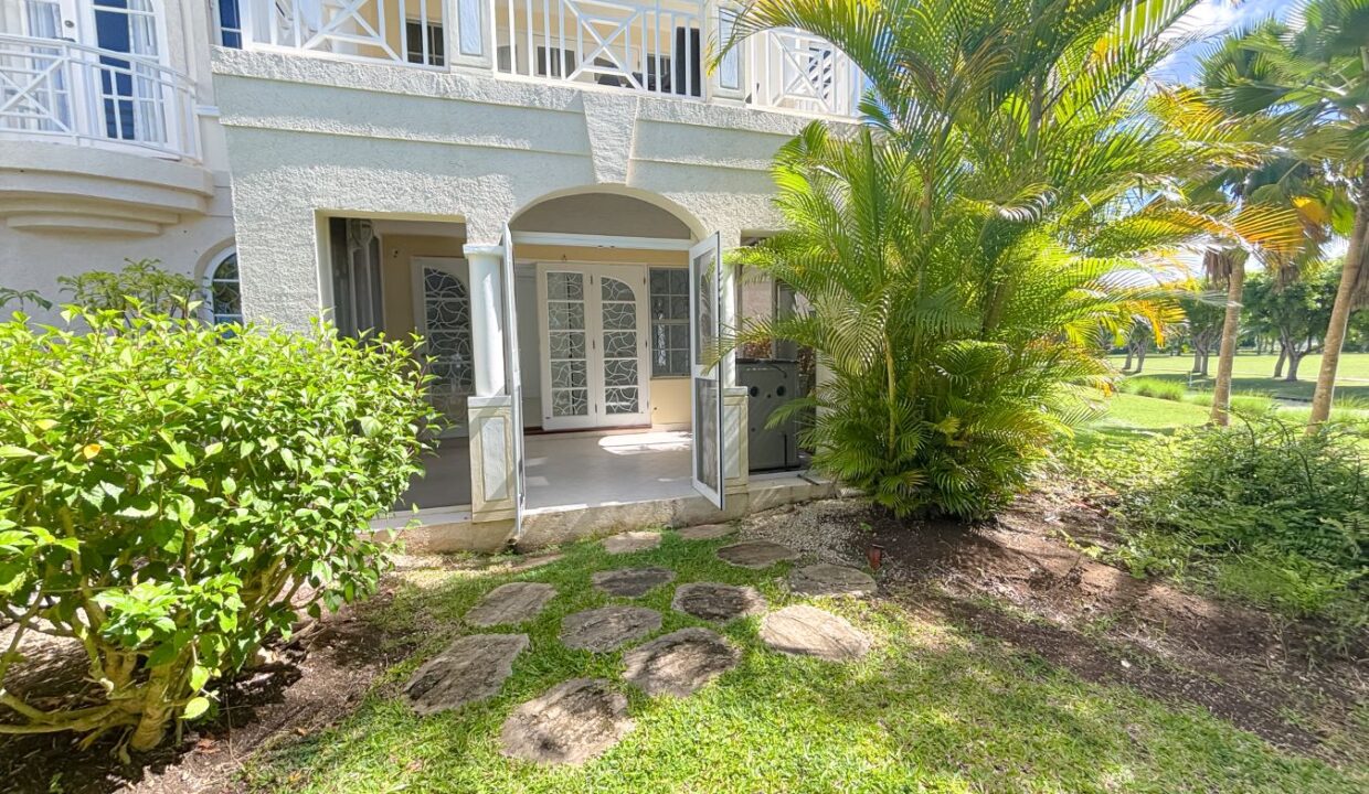 15- mh 103 - exterior shots