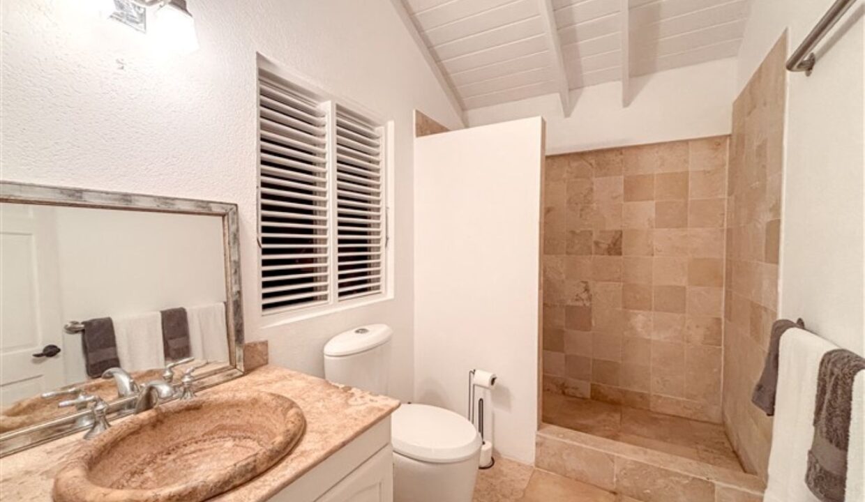 22 Cascade Bathroom 4