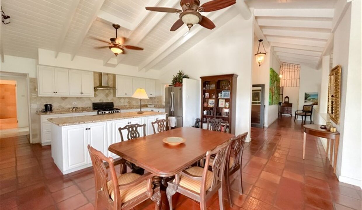 5 Cascade Dining and Kitchen