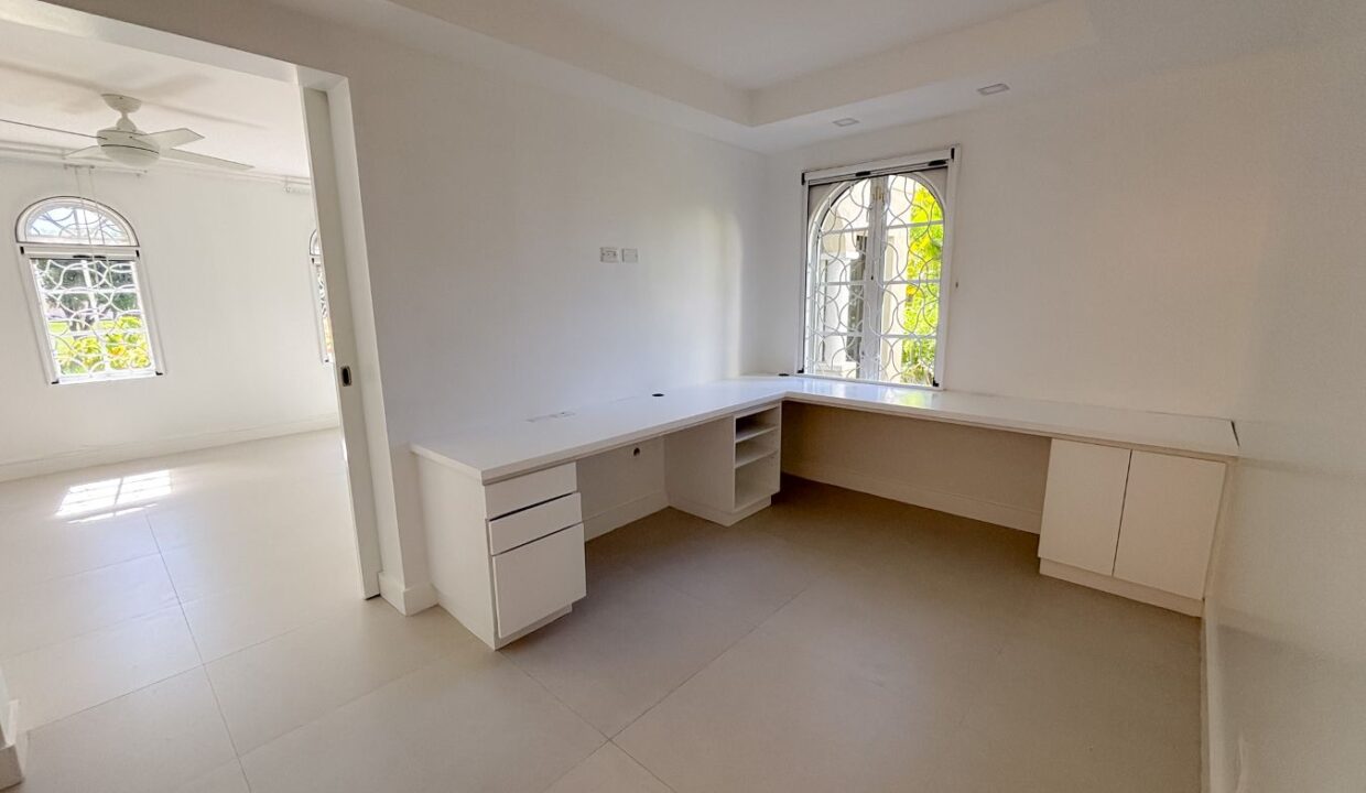 5 - master bedroom dressing room