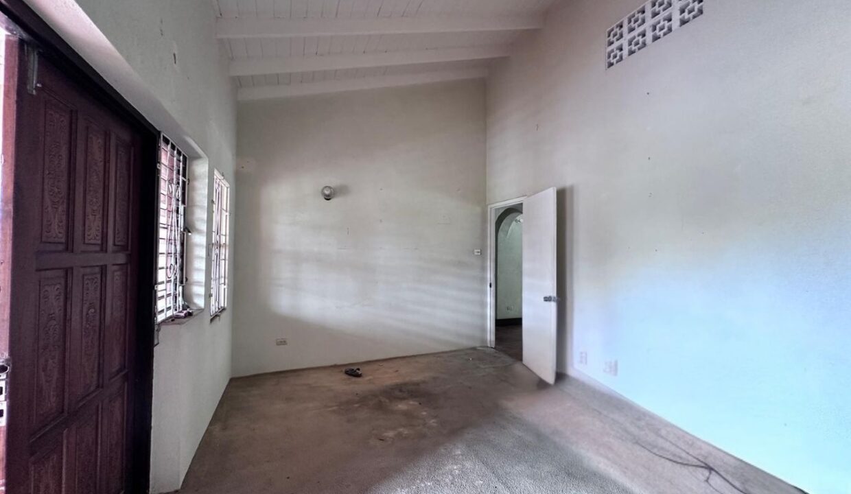 8257f653-f8e1-4428-8cd2-fd1c5d7cb83d