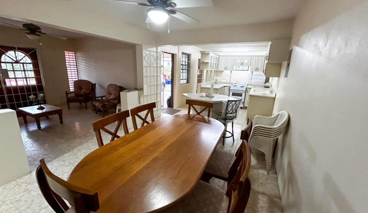 4 Surf View Rd 2 bed dining area