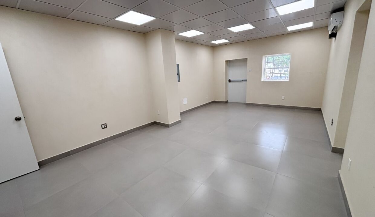 12 - Suite 2 - room 3