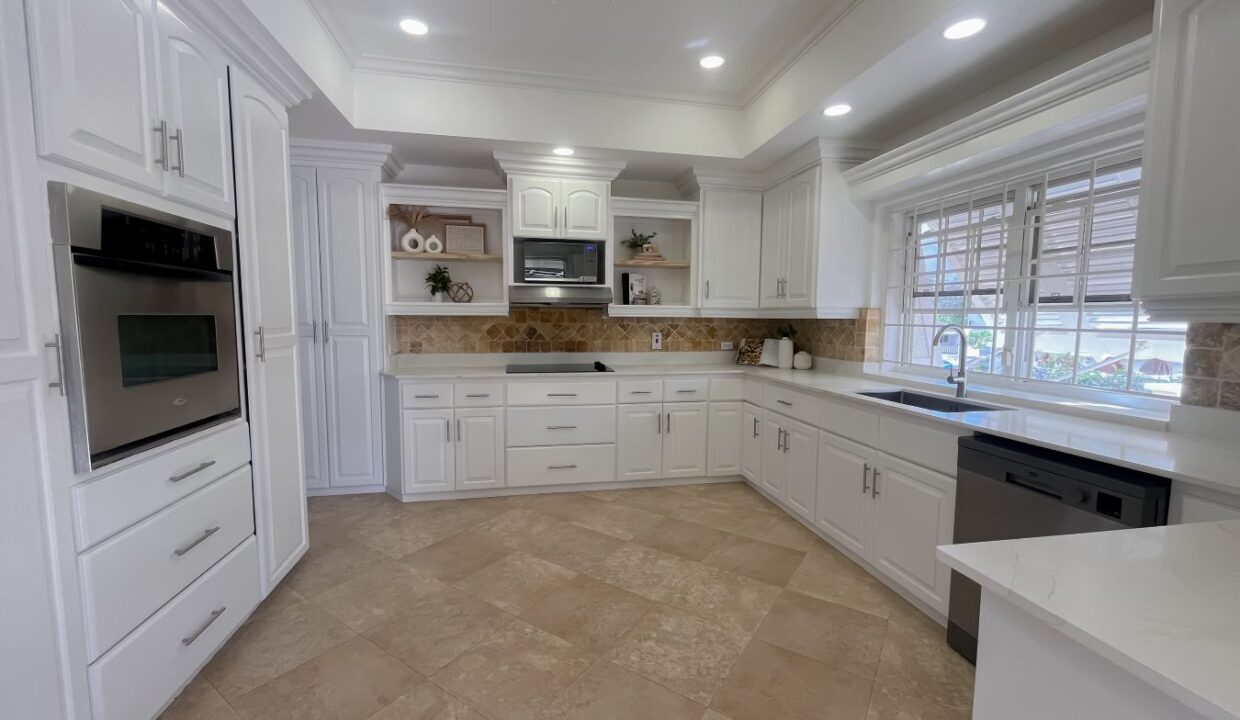 15 Durants Looking Glass Kitchen