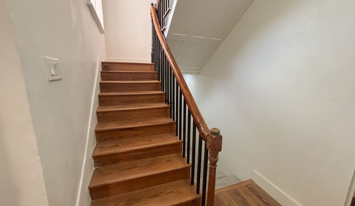 2 - Belleville unit a - top floor entrance