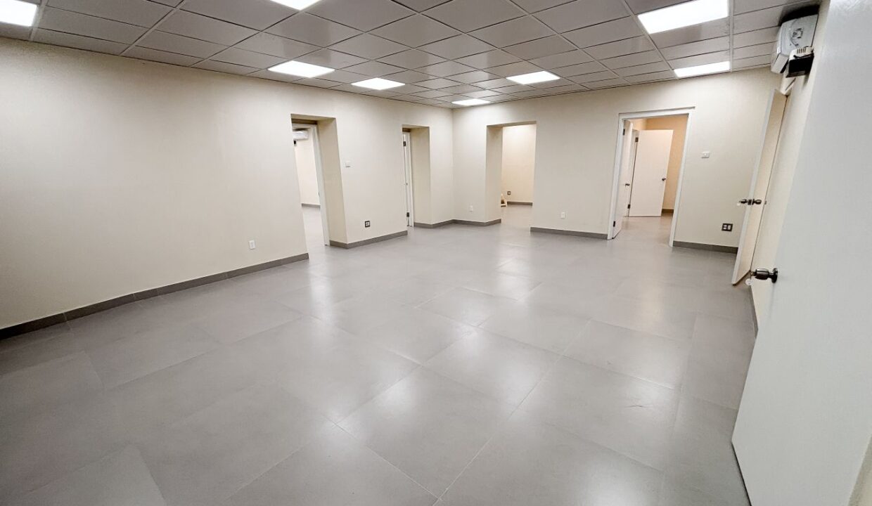 3 - Suite 2 Main room Entrance