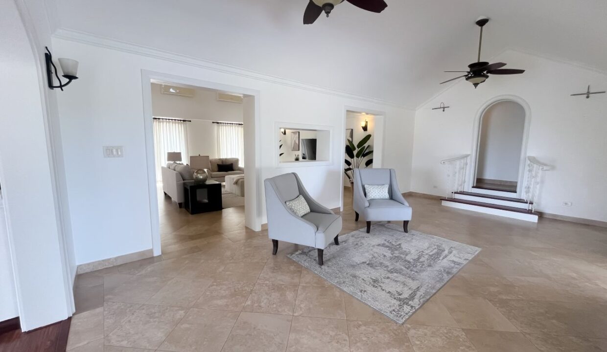 4 Durants Looking Glass Sitting Room