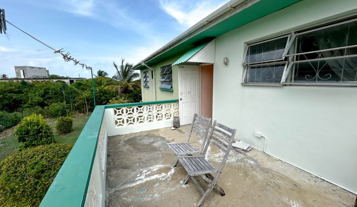 12 Reef Crescent Top rear balcony